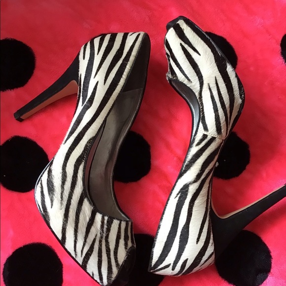Guess 🖤 Zebra print heels - Picture 3 of 8